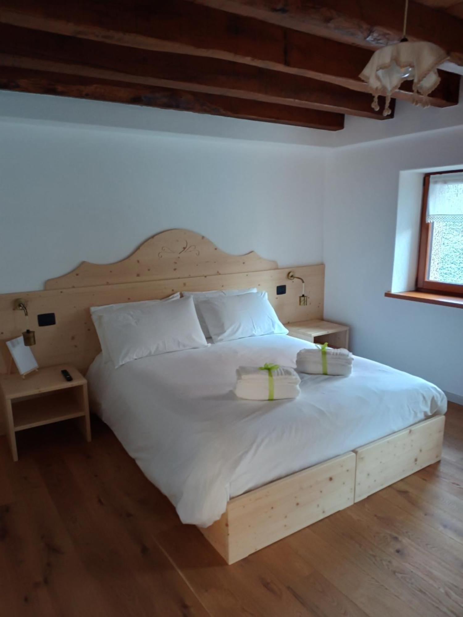 La Farie Bed & Breakfast Mediis Luaran gambar